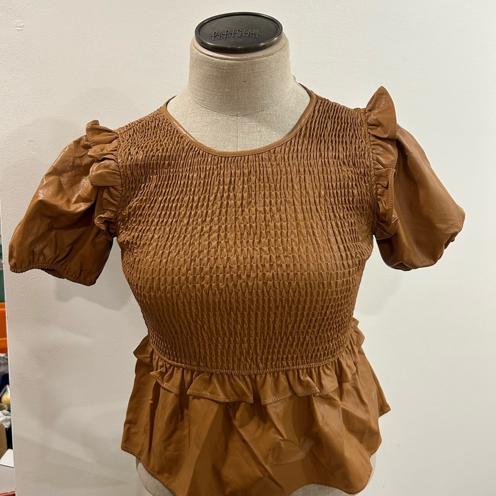 Boutique top‎